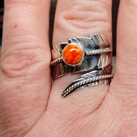 Signed MJ Sterling Silver Orange Spiny Oyster Shell Feather Adjustable Ring - Picture 1 of 8